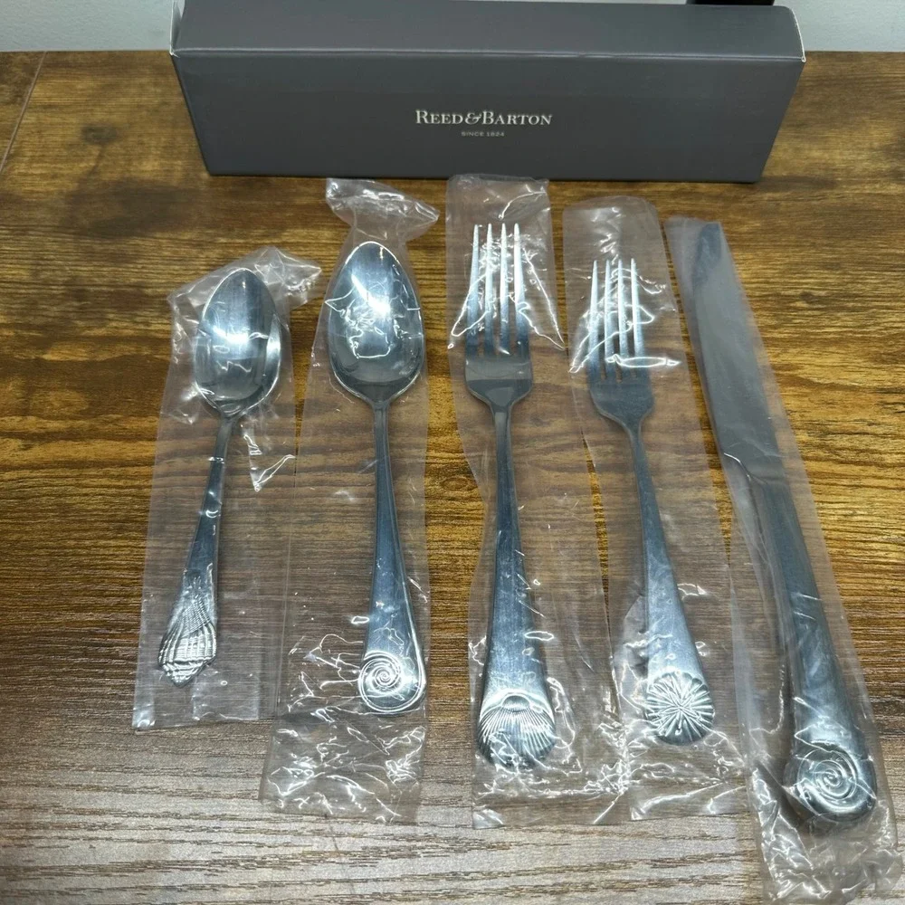Reed & Barton Sea Shell 5 Piece Place Setting 18/10 Stainless Steel Flatware New
